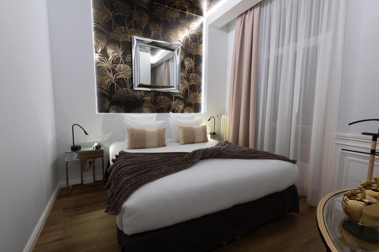 Grand Hotel Du Tonneau D'Or แบลฟอร์ ภายนอก รูปภาพ
