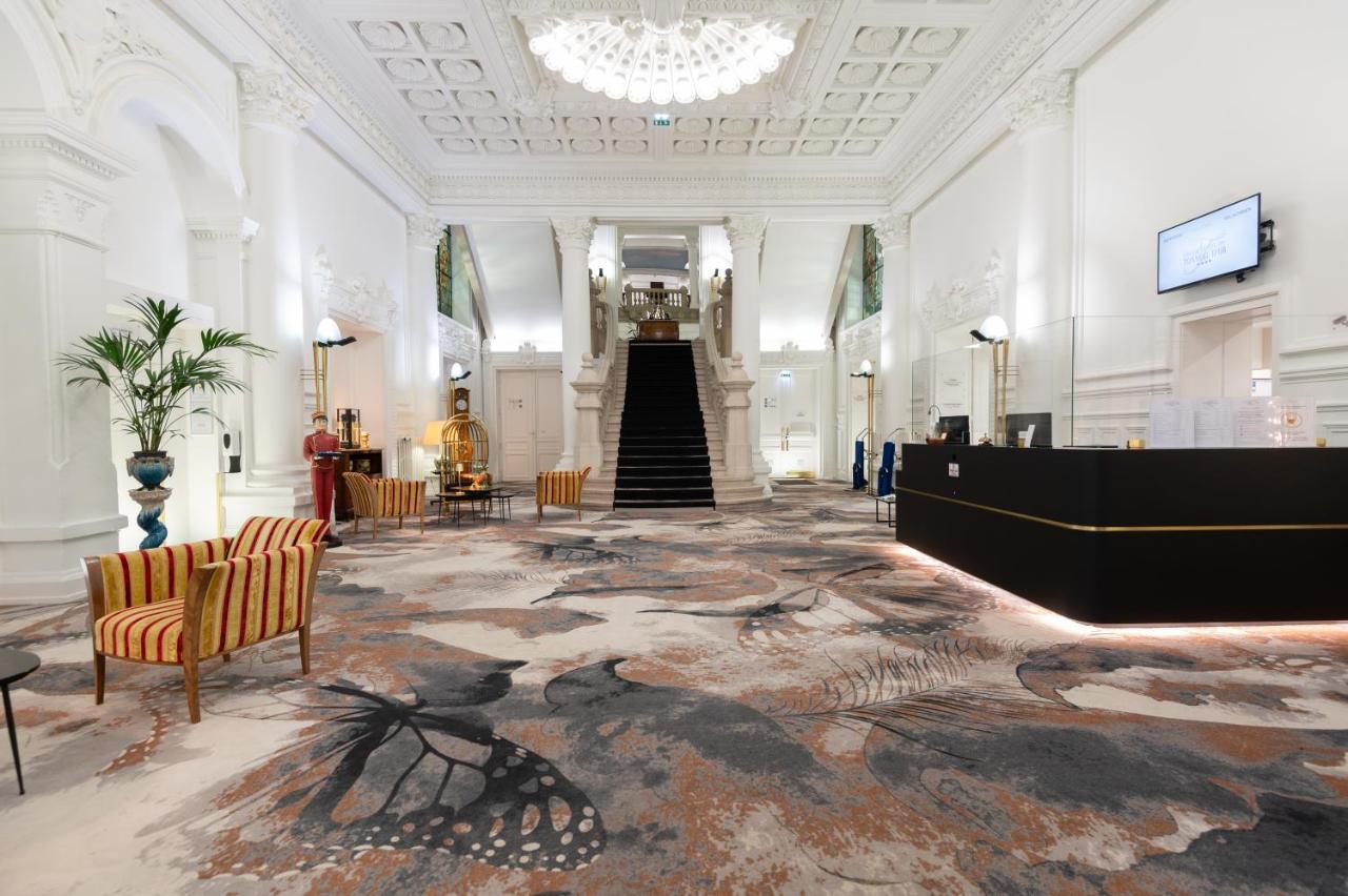 Grand Hotel Du Tonneau D'Or แบลฟอร์ ภายนอก รูปภาพ