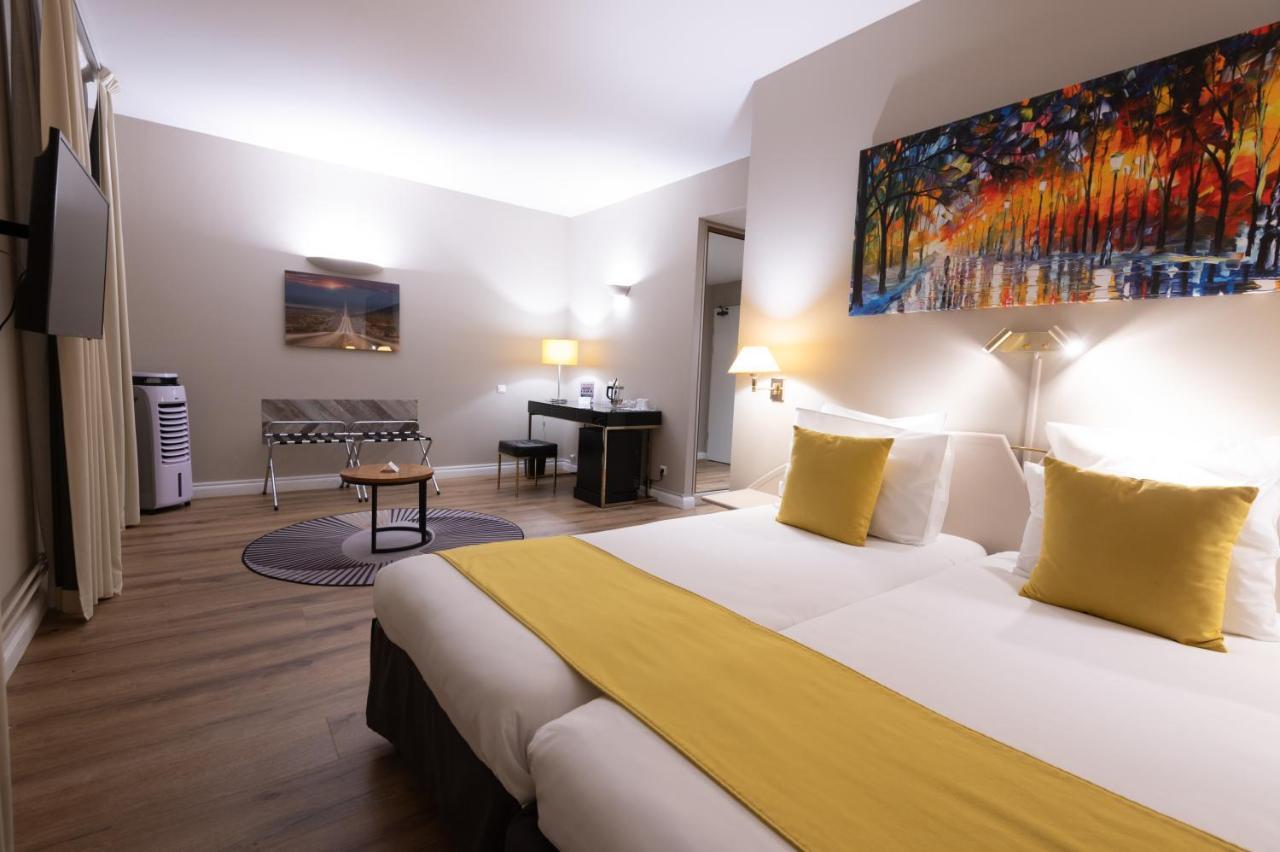 Grand Hotel Du Tonneau D'Or แบลฟอร์ ภายนอก รูปภาพ