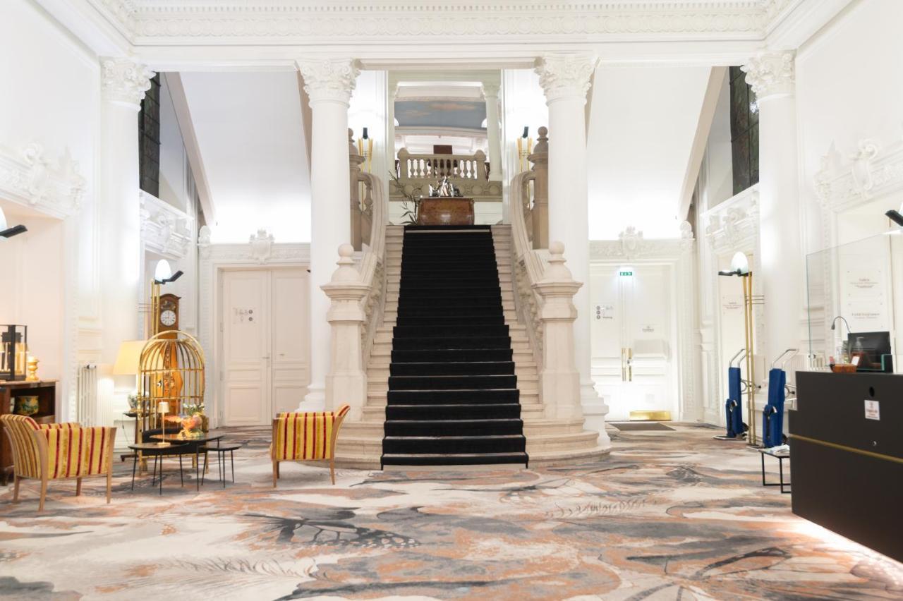 Grand Hotel Du Tonneau D'Or แบลฟอร์ ภายนอก รูปภาพ