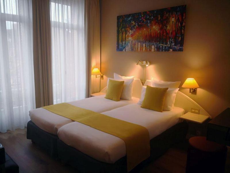 Grand Hotel Du Tonneau D'Or แบลฟอร์ ภายนอก รูปภาพ