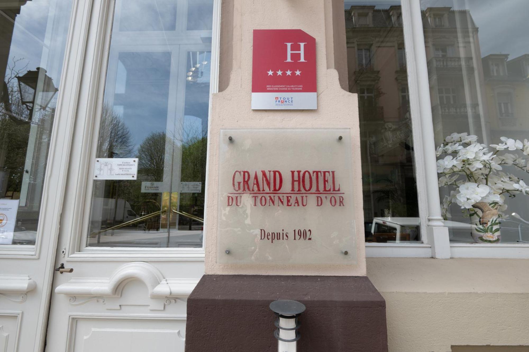 Grand Hotel Du Tonneau D'Or แบลฟอร์ ภายนอก รูปภาพ